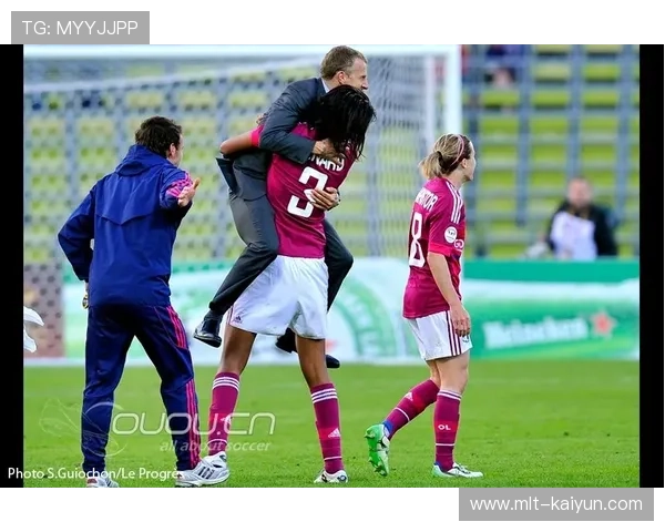 阿森纳女足1-0特温特，米德进球助球队欧冠小组突围