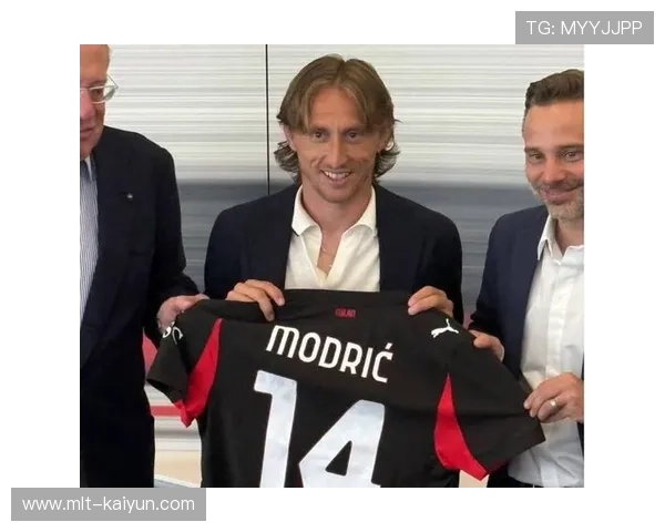 莫德里奇39岁续约谈判启动,更衣室领袖作用获高层认可 莫德里奇39岁续约谈判启动,更衣室领袖作用获高层认可